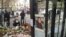 Memorial untuk mahasiswi California State University Nohemi Gonzalez, 23, yang tewas bersama korban lainnya di depan Cafe Bonne Biere di Paris. 