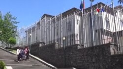 Երևանում Մեծ Բրիտանիայի դեսպանատան բարձրացրած ծիածան դրոշը դարձել է բողոքի ակցիայի առիթ