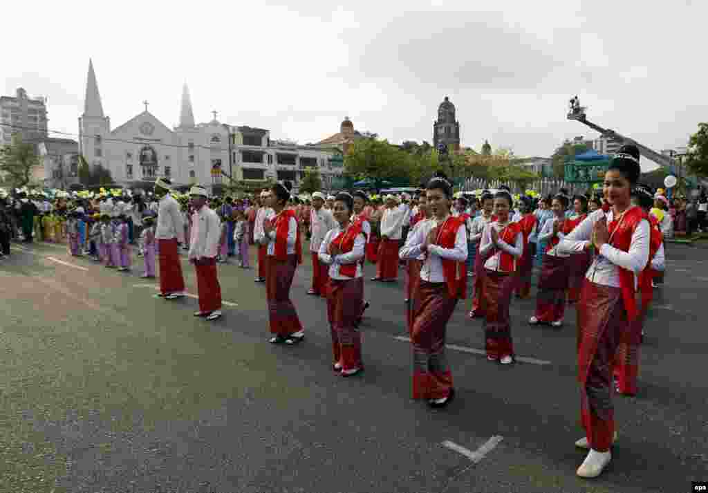 MYANMAR THINGYAN FESTIVAL