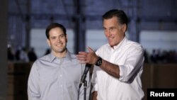 Mitt Romney and Marco Rubio juntos en abril de 2012