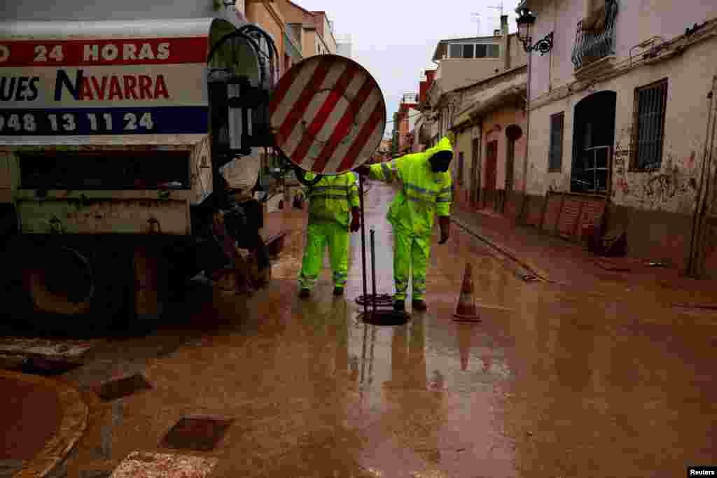 En la noche del martes 12 de noviembre, un nuevo anuncio de tormenta ha puesto a la región de Valencia en alerta, junto con otras áreas a lo largo de la costa española, incluida la ciudad de Málaga.