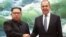 Menteri Luar Negeri Rusia Sergei Lavrov bertemu Kim Jong Un dari Korea Utara pada 31 Mei 2018. (Foto: AFP)
