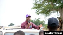 Mgombea urais Mugisha Muntu akiwa katika kampeni.
