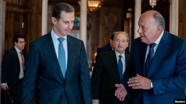 Suriye Cumhurbaşkanı Beşar Esat, Mısır Dışişleri Bakanı Semih Şükrü'yle Şam'da görüştü.