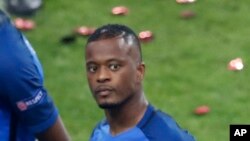 Patrice Evra lors de la finale de l'Euro 2016 entre le Portugal et la France, Paris, le 10 juillet 2016.