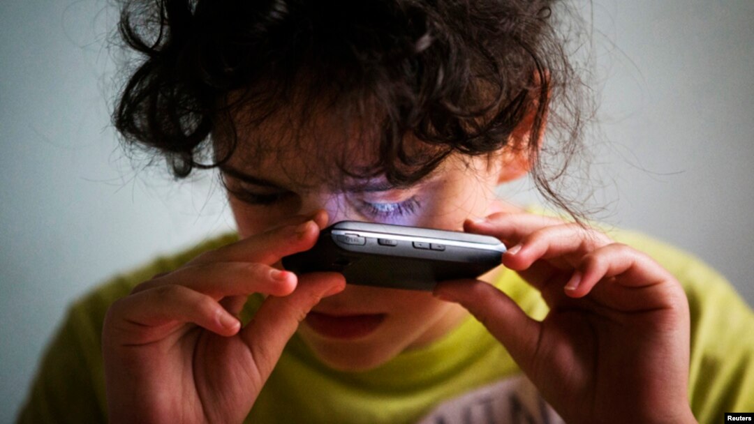 La aplicación telefónica denominada PEEK ayuda a diagnosticar cataratas y otras enfermedades.