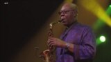 Passadeira Vermelha #11: Manu Dibango morre vítima do Covid-19, mais celebridades e eventos afetados