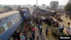 အိန္ဒိယမြောက်ပိုင်း ရထားလမ်းချော်မှု