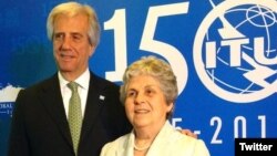 María Auxiliadora Delgado, esposa del presidente de Uruguay Tabaré Vázquez, era una funcionaria jubilada. Tuvieron cuatro hijos.