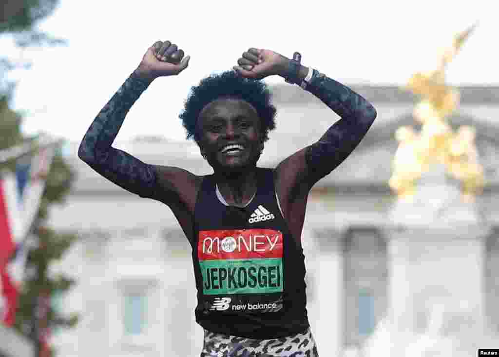 Joyciline Jepkosgei wa Kenya ashinda mbiyo za wanawake za Marathon za London 2021
