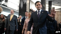 El Secretario de Estado de Estados Unidos, Marco Rubio, a su llegada al Departamento de Estado en Washington, el 21 de enero de 2025 para asumir el cargo.