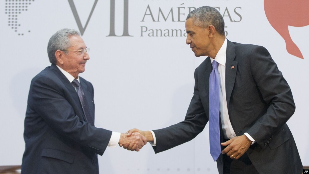 Ít lâu sau khi gặp Chủ tịch Cuba Raul Castro vào tháng Tư năm nay, Tổng thống Barack Obama loan báo ý định xóa tên Cuba trong danh sách đen vào lúc hai nước tiến đến việc mở lại phái bộ ngoại giao tại Washington và Havana. 