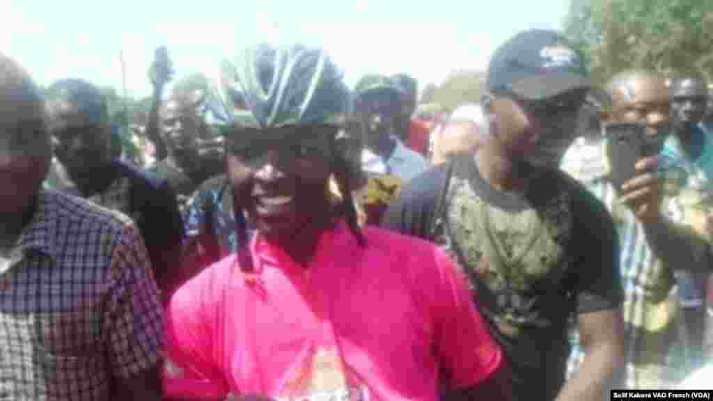 Le cycliste burkinabè Abdoul Aziz Nikièma, vainqueur de la 6e étape à Bobo-Dioulasso.