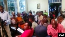 FILE: Imihlangano ehlolosisa umbhuqazwe weGukurahundi yaphazanyiswa ngabantu abazonde okumangalisayo.