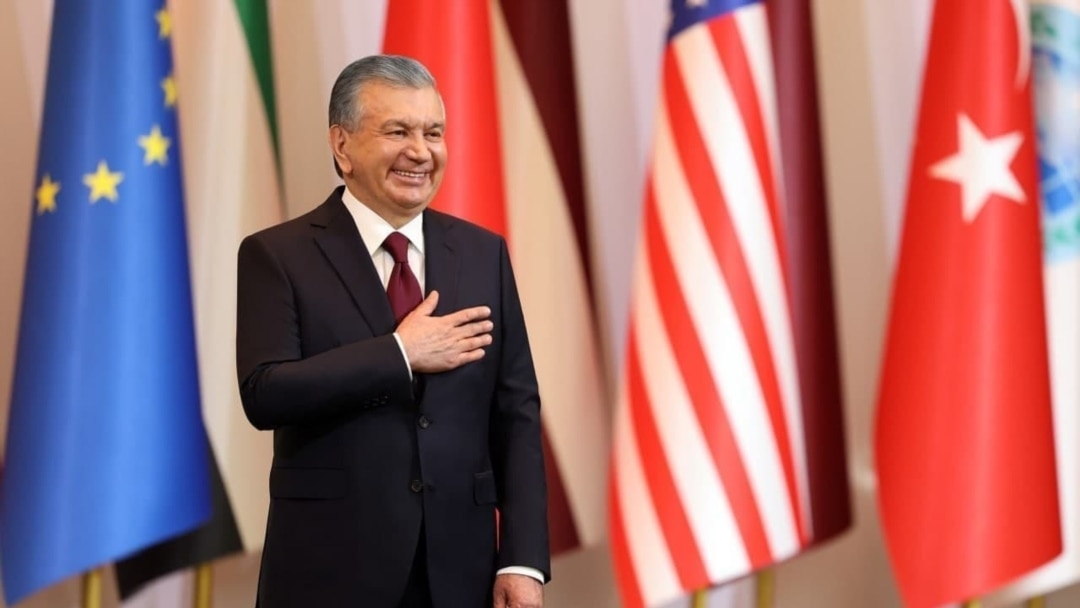15-16 iyul kunlari Toshkentda Markaziy va Janubiy Osiyo hamkorligiga undovchi anjumanga mezbonlik qilgan O'zbekiston rahbari Shavkat Mirziyoyev mamlakatda islohotlar jadal, orqaga qaytilmaydi, deya bong urdi 