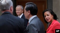 အမေရိကန်အမျိုးသားလုံခြုံရေးအကြံပေး Susan Rice နဲ့ တရုတ်စစ်ရေးကော်မရှင် ဒုဥက္ကဌလည်းဖြစ်တဲ့ ဗိုလ်ချုပ်ကြီး Fan Shanglong တို့တွေ့ဆုံစဉ်