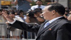 28일 오전 회담을 마치고 나오는 김계관 부상