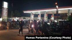 Kondisi SPBU Pertamina di Palu masih melayani masyarakat pada pukul 23.00 WITA, Sabtu, 29 September 2018. (Foto: Humas Pertamina)