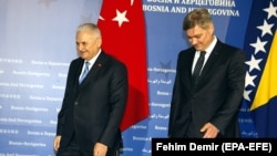 BOSNIA-HERZEGOVINA -- Turkish Prime Minister Binali Yildirim (L) and his Bosnian counterpart Denis Zvizdic meet in Sarajevo, March 29, 2018