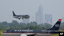 Los tres aviones de la aerolínea US Airways llevaban 192 pasajeros.