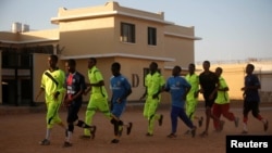 Former members of the militant group al-Shabab are held inside the prison in Garowe, Puntland state in northeastern Somalia, Dec. 14, 2016. Al-Shabab claimed responsibility for the shooting death of a Puntland senior official, Dec. 20, 2016. 