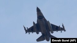 İncirlik'ten kalkan silahlı bir Türk F-16'sı