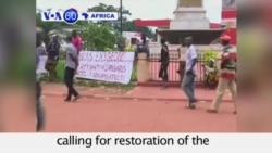 VOA60 Africa - CAR: Protesters storm streets of Bangui - October 1, 2015