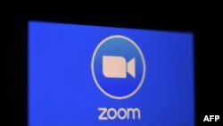 La aplicación de videoconferencia y chat Zoom se ha convertido en el anfitrión muy popular para millones de personas que trabajan y estudian desde casa.
