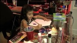 SHORT VIDEO: Չորս տարեկան Քլոեն դաջվածք է անում