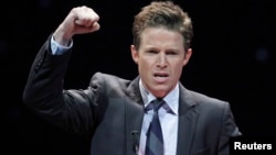 Billy Bush y Donald Trump fueron grabados en 2005 hablando sobre lo que la fama permite hacer a las mujeres, incluyendo tocarlas y besarlas”.