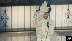 FILE - Singer Prince performs at the 1985 Grammy awards ceremony in Los Angeles on Feb. 26, 1985. 