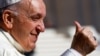 ARCHIVO: El papa Francisco durante una audiencia general en el Vaticano el 18 de mayo de 2018.