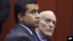 George Zimmerman (izquierda) comparece en corte en compañía de su abogado Don West.