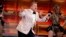 Pembawa acara Grammy Awards 2017 James Corden, Minggu (12/2).