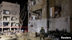 ساختمان‌های ویران شده در پی حمله موشکی جمهوری اسلامی در عراد، جنوب اسرائيل - ۱ فروردین