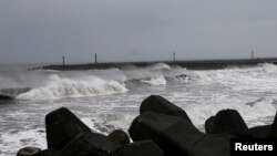 Waves pound Taiwan's northern coast as typhoon Malakas approaches, in Yilan, Taiwan, Sept. 17, 2016.