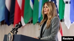 资料照片：第一夫人梅拉尼娅·特朗普(Melania Trump)在国务院主持“共同培育未来”(Fostering the Future Together)首届峰会。(2026年3月24日)