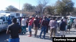 The Beitbridge border post in Zimbabwe's Matabeleland South province was shut down today after the government effected the import ban on basic commodities. 