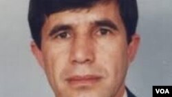 Santa Claus waves at the crowd during the Macy's Thanksgiving Day Parade in New York, Nov. 27, 2014.
