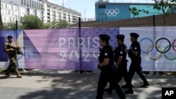 Abashinzwe umutekano i Paris