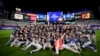 Los Dodgers de Los Ángeles posan para una foto del equipo después de su victoria contra los Yankees de Nueva York en el Juego 5 para ganar la Serie Mundial de béisbol, el jueves 31 de octubre de 2024, en Nueva York. AP