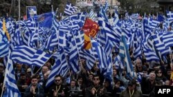 Демонстрация противников соглашения с Македонией у здания парламента Греции, Афины, 20 января