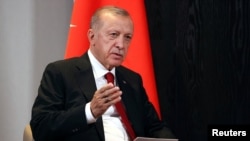 Президент Туреччини Таїп Реджеп Ердоган балансує між інтересами Росії та України, але Туреччина відкидає російську анексію.