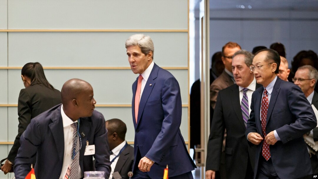 Davlat kotibi Jon Kerri Vashingtonda Afrikada taraqqiyot va imkoniyat forumida. 4-avgust, 2014-yil.