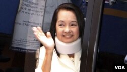 Mantan Presiden Filipina, Gloria Macapagal Arroyo mulai diadili atas dakwaan penipuan pemilu (23/2).