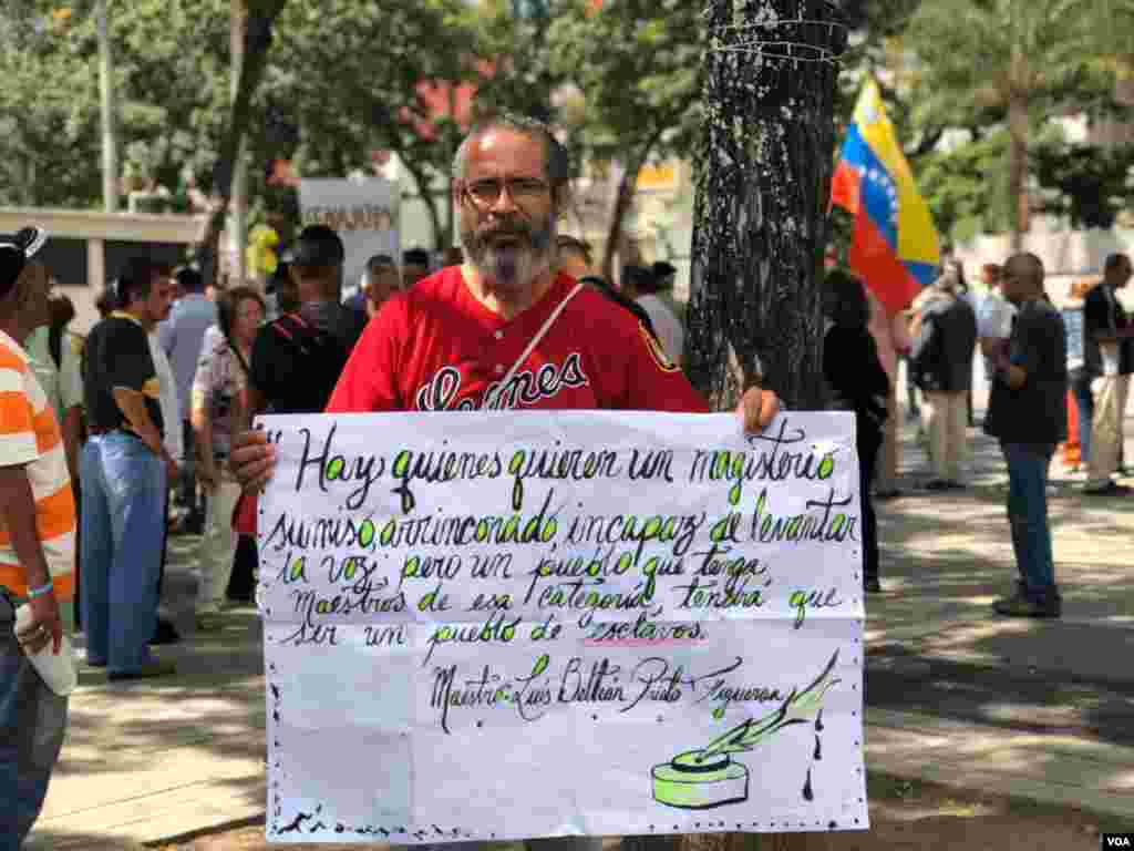 Protestas de retirados y pensionados también se hicieron presentes en las calles de Caracas. Álvaro Algarra / VOA.