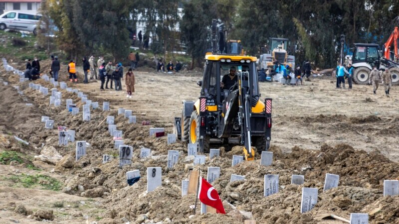 تەرمی 975 سوری کە لە بوومەلەرزەکەی تورکیادا گیانیان لەدەستداوە دەگەنە سوریا