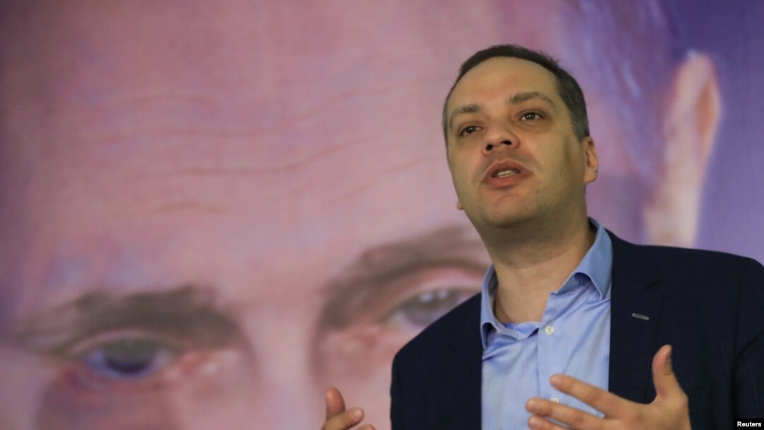 Владимир Милов