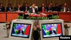 په برېکس کې برازیل، روس، چین، هندوستان او جنوبي افریقا شامل دي