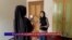دختر ۱۲ ساله افغان که اشتیاق ویژه به آموختن لسان و تدریس دارد